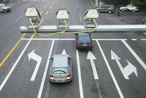 專(zhuān)業(yè)道路劃線與停車(chē)場(chǎng)服務(wù) 南京標(biāo)龍交通工程的卓越品質(zhì)